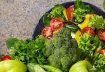 tapeworms these 8 vegetables that may carry brain eating parasites know prevention tips wash vegetables | गोभी समेत इन 8 सब्जियों में चिपके होते हैं दिखाई ना देने वाले कीड़े, सीधे दिमाग तक पहुंचकर उसे ही बना लेते हैं भोजन