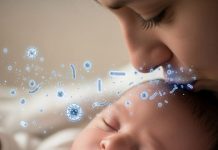 बेबी के गाल चूमना खतरनाक! अगर आपको है खांसी-जुकाम या फिर बुखार, बच्चों के डॉक्टर की मान लें बात, वरना…