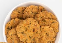 mathri recipe in hindi: घर पर बनाएं स्वादिष्ट और कुरकुरी मठरी शाम की चाय के लिए.