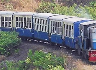 खत्म हुआ पर्यटकों का इंतजार, आपकी मनपसंद ट्रेन पांच महीने बाद दोबारा पटरी पर दौड़ी, सामान पैक करिए