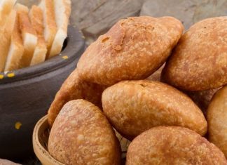 Jodhpur Style Pyaz Kachori Recipe घर पर बनाएं खस्ता और मसालेदार कचौरी.