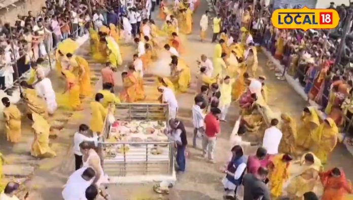 खंडेराव मंदिर का अग्नि मेला! आग पर 9 कदम चलकर