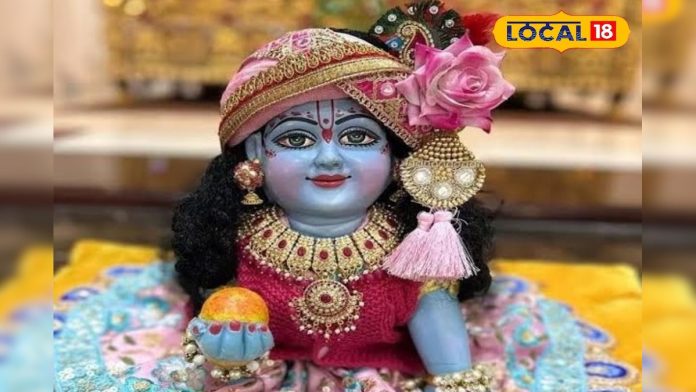 सर्दियों में लड्डू गोपाल को लगाएं इन चीजों का भोग,