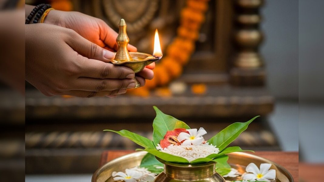 सोमवार को ऐसे करें शिव आरती, लोटे में पानी के साथ जरूर चढ़ाएं ये चीज, प्रसन्न होंगे भोलेनाथ