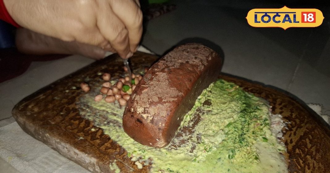 Delhi video of chutney grinding on silbatta highlights Indian flavors