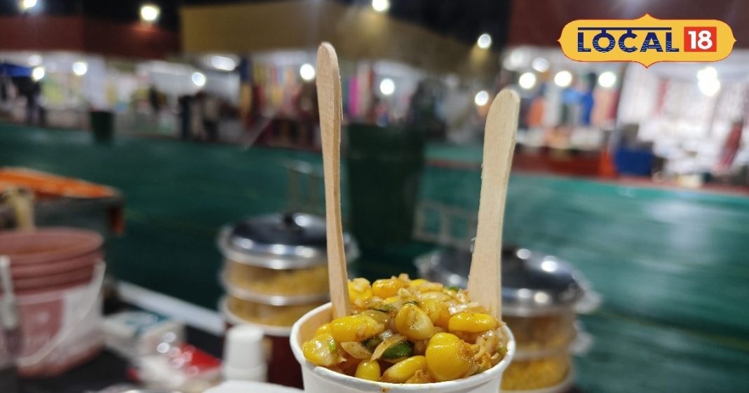 सर्द शामों की शान, स्वीट कॉर्न चाट…गरम-गरम करारी, आजकल इस स्टॉल पर रुकती है फूडीज की सवारी! दाम 50 रुपये