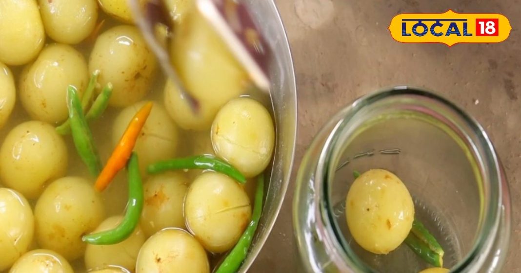 आदिवासी खाते बिना तेल-मसाले का अचार, आंवले से ऐसे करते तैयार, डालते बस ये दो चीज, स्वाद के सामने कुछ नहीं टिकता – Jharkhand News