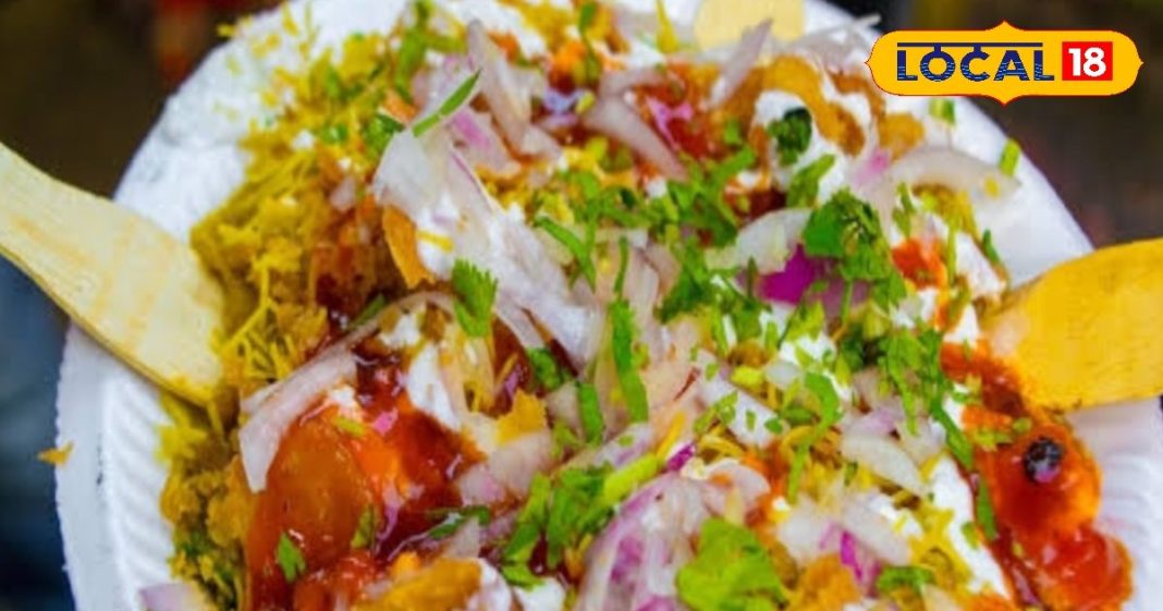 चाट के शौकीनों के लिए देवघर के टॉप-5 चाट हाउस, कहीं निरामिष तो कहीं पापड़ी चाट है मशहूर