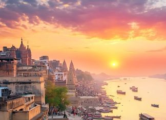 kashi kotwal baba kaal bhairav story of why say kotwal to bhairav | काशी में बिना इनकी मर्जी के नहीं हिलता पत्ता, नगर में प्रवेश से लेकर दर्शन तक पहले इनसे लेनी पड़ती है परमिशन