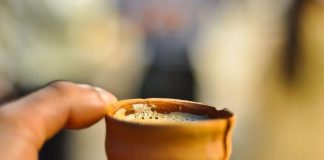 कुल्हड़ चाय का स्वाद और अनुभव क्यों है खास जानें इसके फायदे.