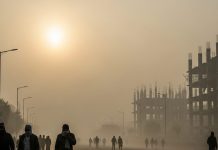 Noida Becomes Most Polluted City AQI 330 Turns Air Toxic Know How to Protect Yourself at Night,नोएडा में प्रदूषण बढ़ा: एयर क्वालिटी इंडेक्स 330, सेहत पर असर