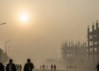 Noida Becomes Most Polluted City AQI 330 Turns Air Toxic Know How to Protect Yourself at Night,नोएडा में प्रदूषण बढ़ा: एयर क्वालिटी इंडेक्स 330, सेहत पर असर