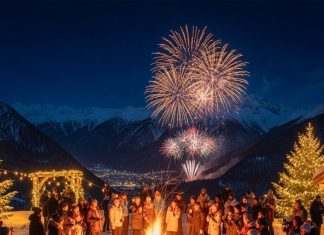 New Year travel tips, crowd at tourist places, advance booking for pilgrimage, traffic jam at tourist destinations, popular religious sites in India, hotel booking during New Year । नए साल पर औली, काशी, वृन्दावन, नैनीताल में भारी भीड़, बुकिंग फुल