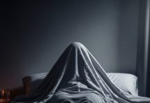 क्या सर्दियों में मुंह ढंक कर सोने से नुकसान होता हैं? क्या होता है शरीर पर असर, जानें इसके नुकसान!