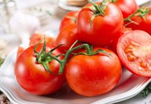 Health Care Tips : इन लोगों को किसी कीमत पर नहीं खाना चाहिए टमाटर, नहीं तो शरीर को कोई फायदा की जगह हो सकता है काफी नुकसान!