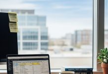 tips to set workspace for career growt। करियर में तरक्की के लिए वास्तु के उपाय