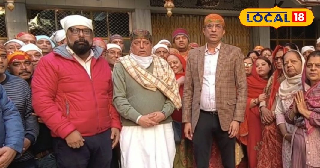 दिल्ली: पीर रतन नाथ मंदिर पर बुलडोजर कार्रवाई, भक्तों में रोष