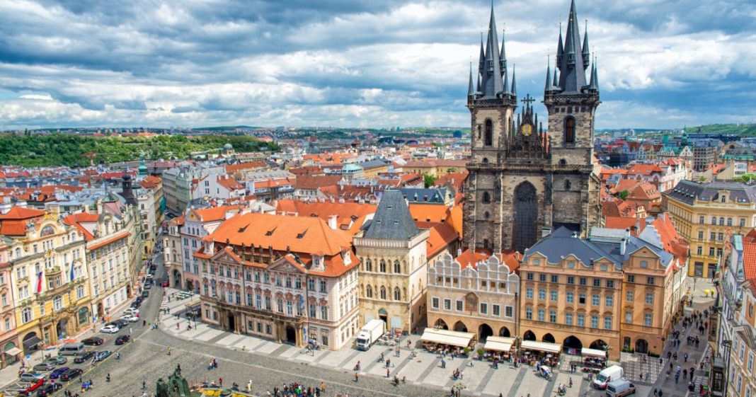 Famous European Cities : 2026 में घूमने के लिए 5 बजट-फ्रेंडली यूरोपियन शहर, जानिए घूमने में कितना आएगा खर्च!