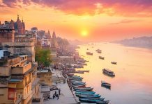 India Most Unusual Temple : ये हैं भारत के 6 रहस्यमयी और अनोखे मंदिर, नहीं होगा आपको विश्वास कि वे सच में हैं मौजूद!