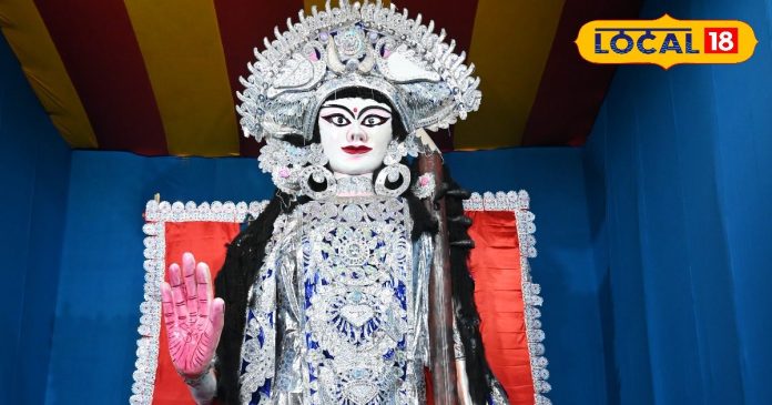 Jamshedpur 31 feet Saraswati statue makes Puja festival special