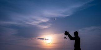 Surya Grahan 2026। सूर्य को अर्घ्य देना सही है या नहीं?