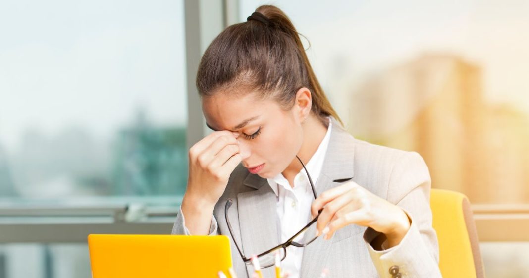 5 Simple Ways to Beat Work Pressure in Office | ऑफिस स्ट्रेस से निपटने के 5 आसान तरीके