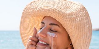 Moisturizer Before Sunscreen Good or Bad for Skin | सनस्क्रीन से पहले मॉइश्चराइजर लगाना सही है या गलत