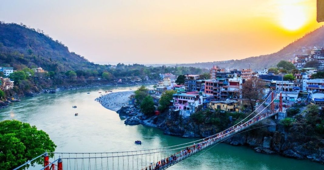 स्प्रिंग सीजन में बहुत खास हो जाती है भारत की ये 7 जगहें, जानें घूमने में आखिर कितना आता है खर्चा!