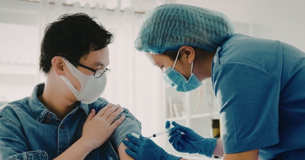 लड़कों को भी लगवानी चाहिए HPV वैक्सीन ! डॉक्टर ने क्यों कही यह बात, मर्दों के लिए यह कैसे फायदेमंद