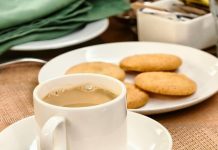 चाय-बिस्किट के साथ करते हैं दिन की शुरुआत, मुंबई के डॉक्टर बोले- यह गट हेल्थ के लिए खतरनाक कॉम्बो