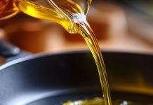 कुकिंग ऑयल को बार-बार गर्म कर रहे हैं आप? भूलकर भी न करें यह गलती, AIIMS ट्रेंड डॉक्टर ने दी वॉर्निंग