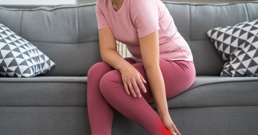 कुछ लोगों के एड़ी की हड्डी क्यों बढ़ जाती है? क्या होती है यह बीमारी, अधिकतर लोग नाम भी नहीं जानते